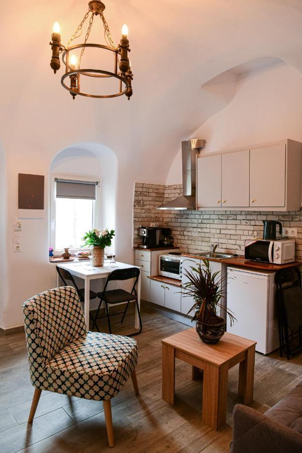 Grandma's Homes Apartment Imerovigli (Santorini)