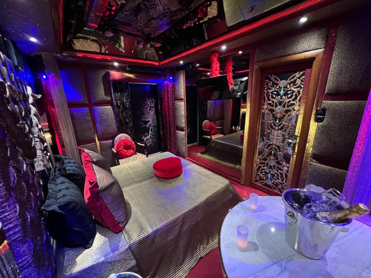 Love hotel Priamos Erato Athens