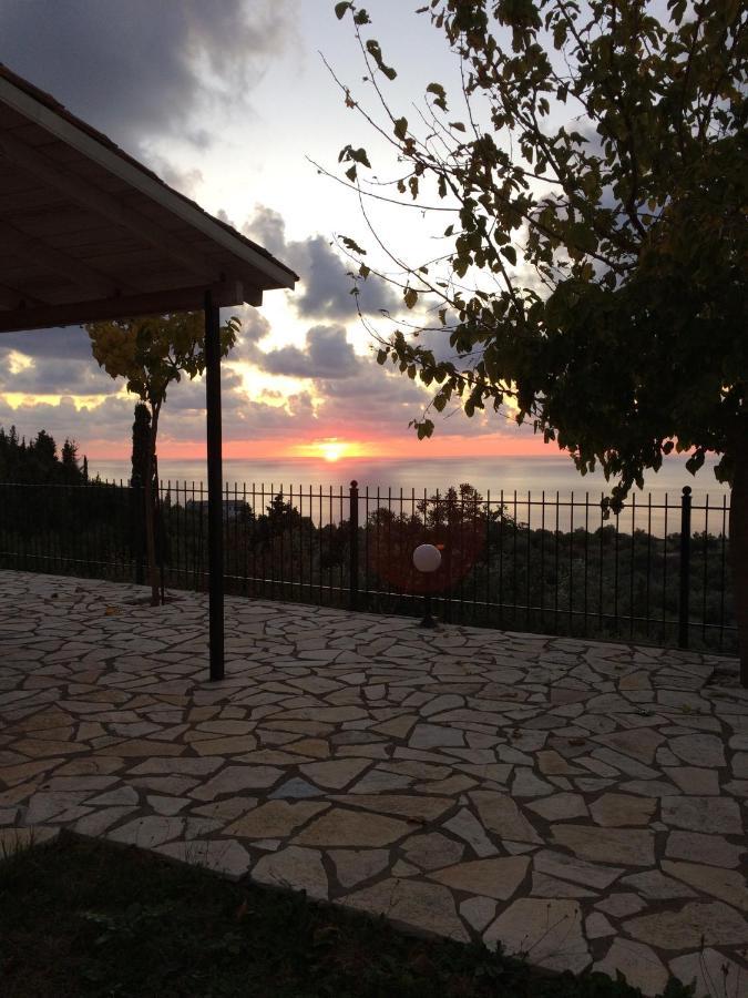 Evi΄s * Agios Nikitas