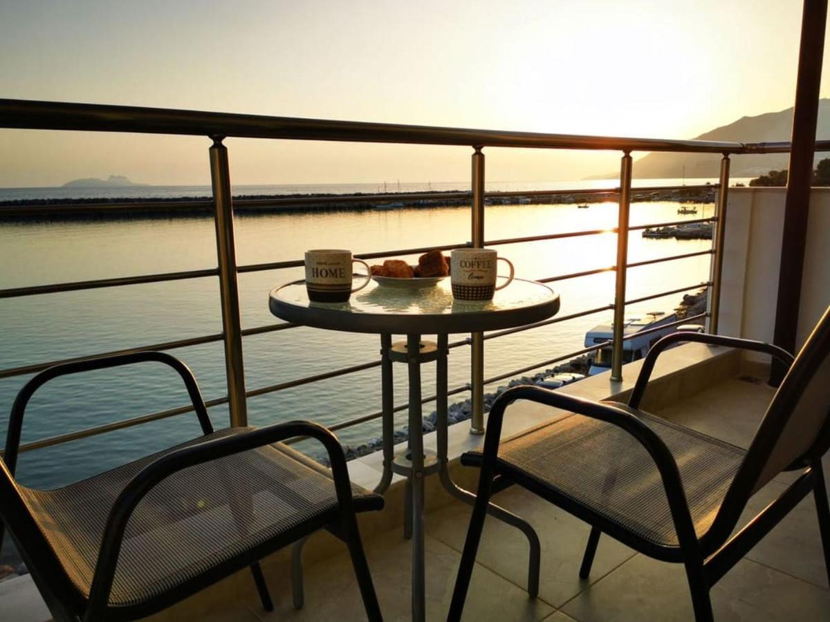 Blue Sea Apartment, Seaside