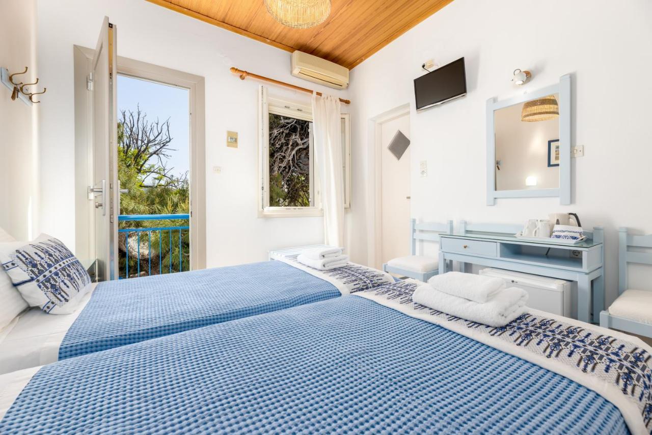 Dina Parikia (Paros)