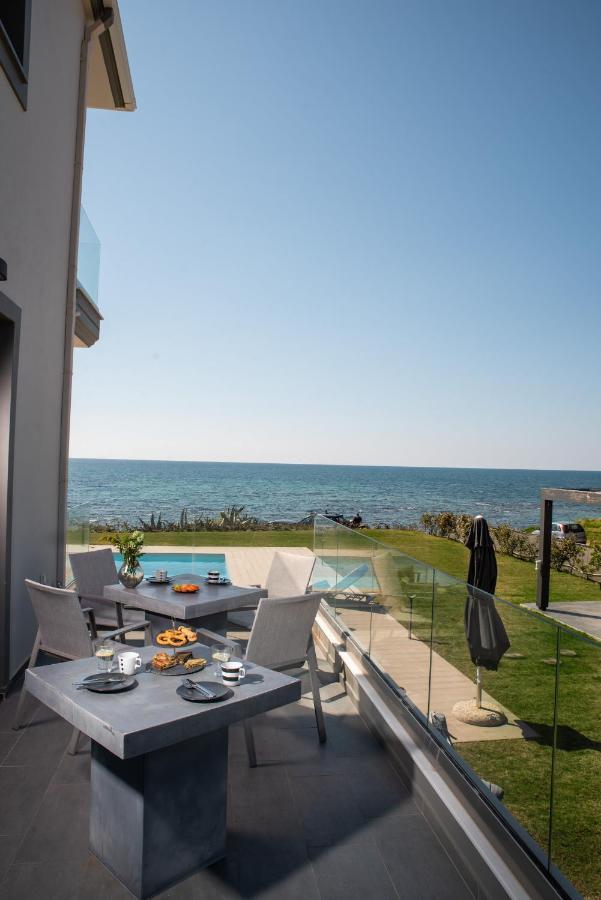 Mirazur Seafront Sunset Villa