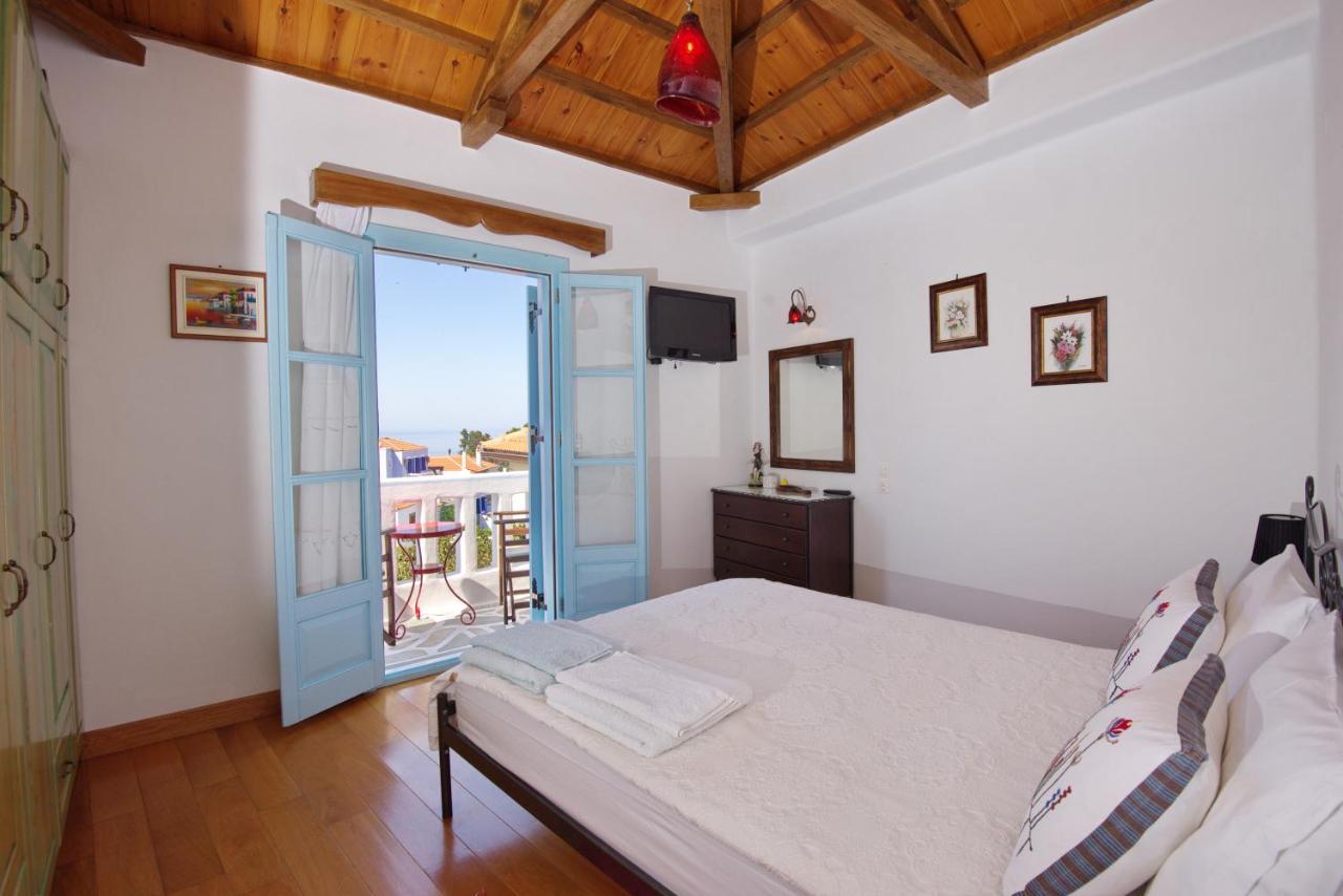 Stella's Traditional House. Villa Alonnisos Town
