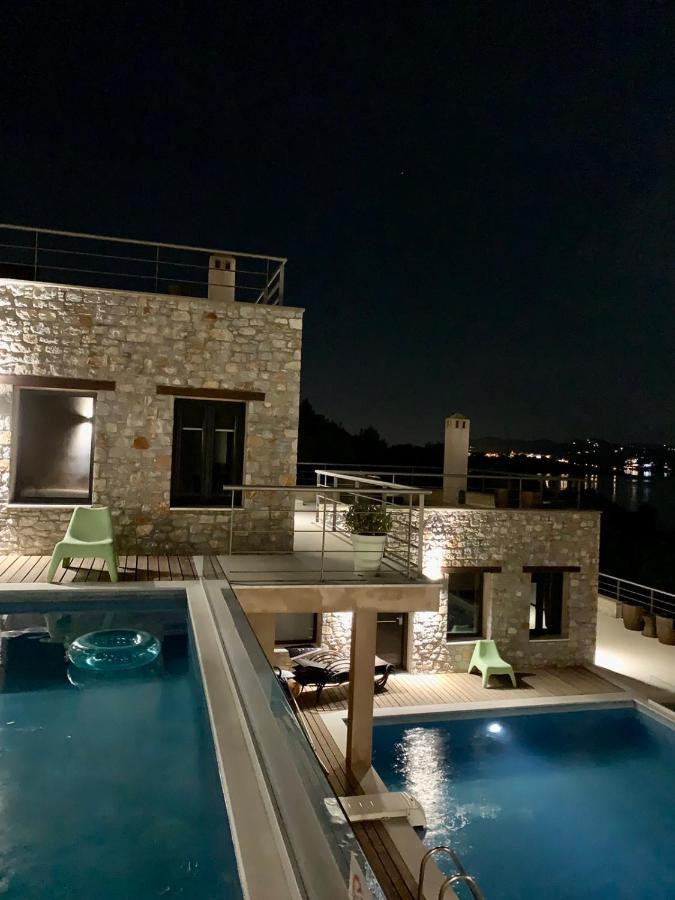 Golden King Villa *