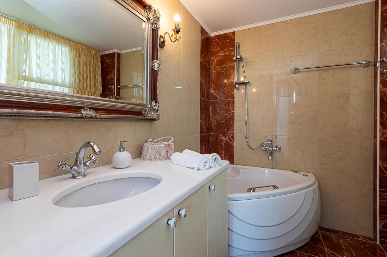 Hotel Vergis Epavlis