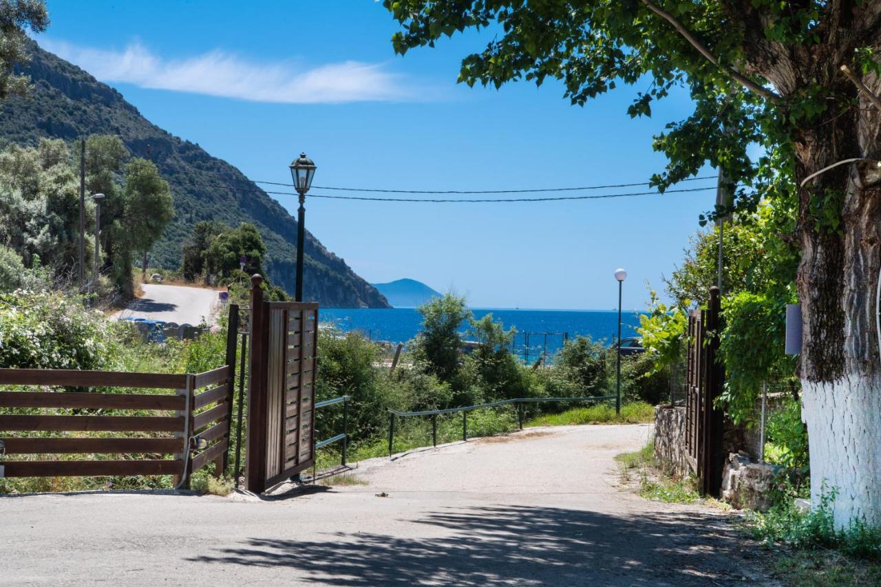 Welcome In Mikros Gialos