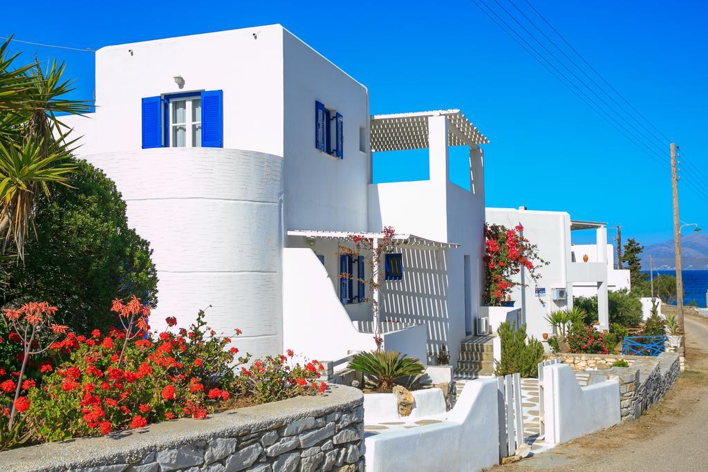 Nicos Studios & Apartments Logaras