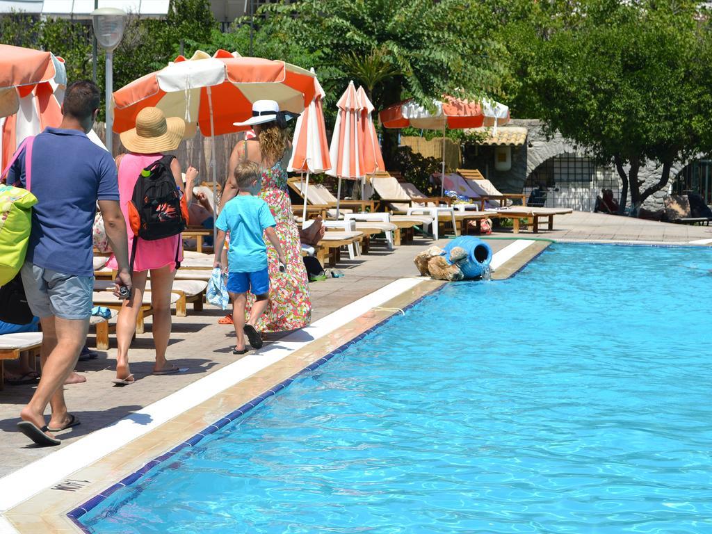 Aparthotel Kamares εε Poros Town