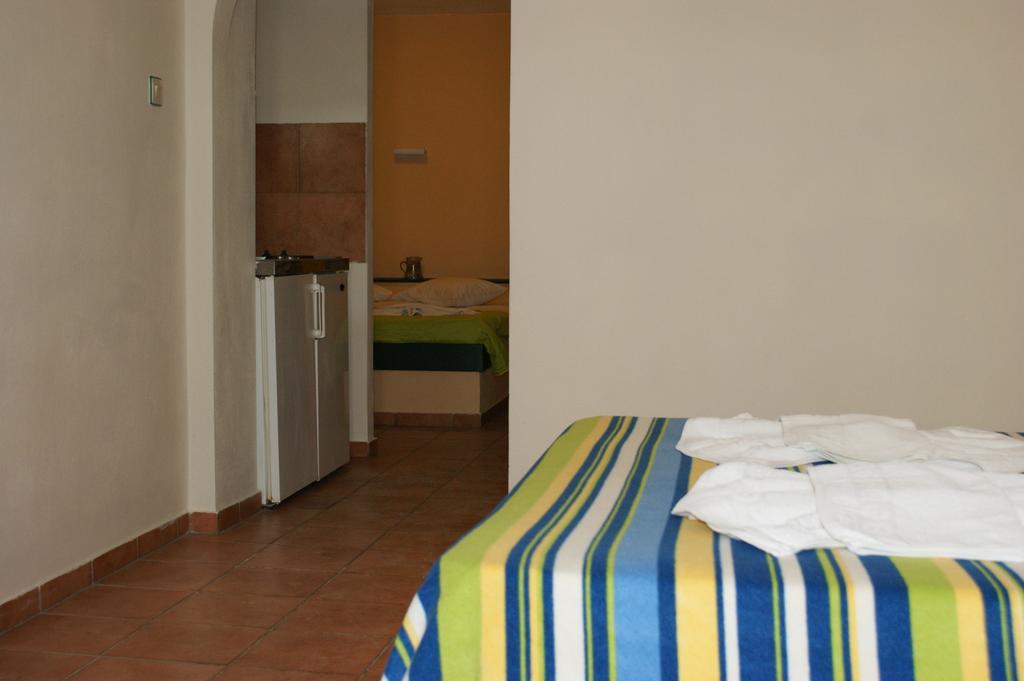 Aparthotel Jason & 3*