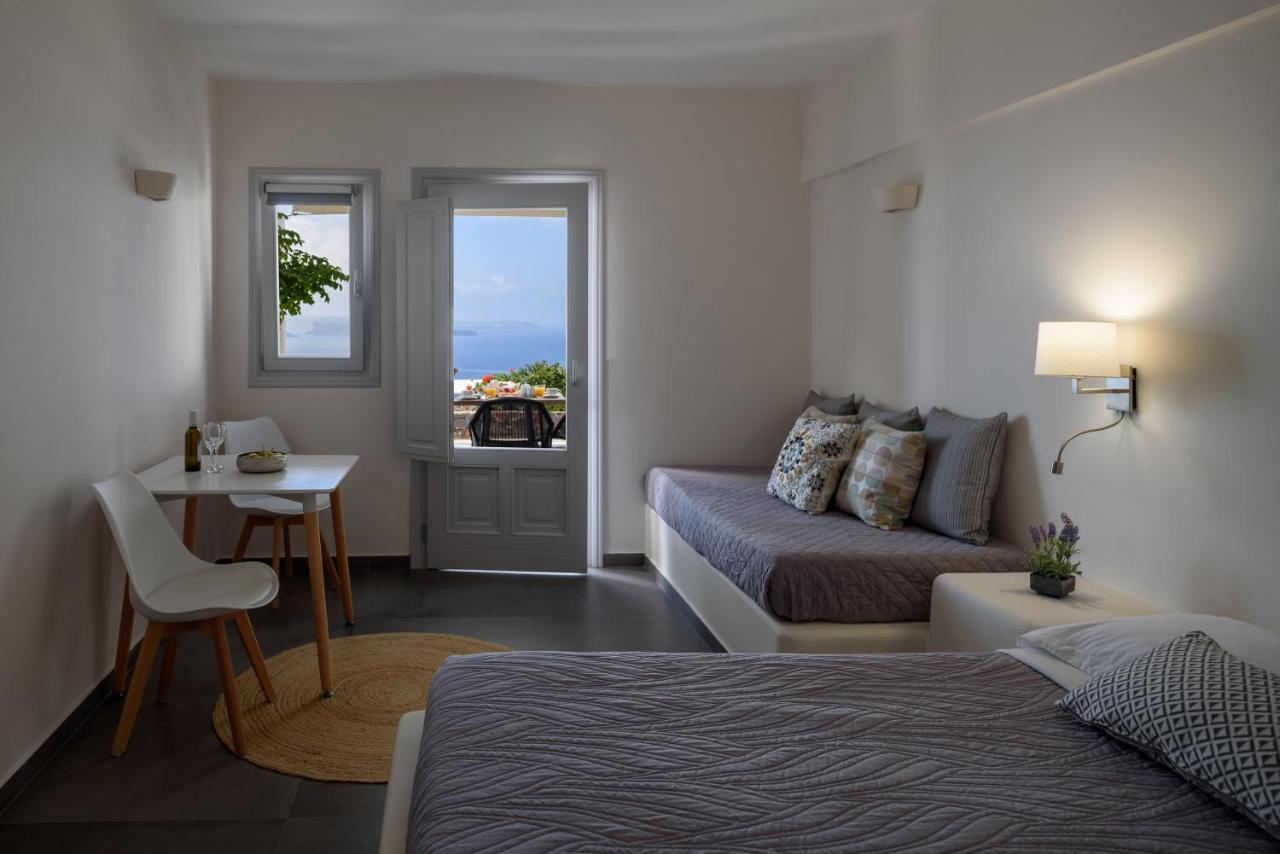 Strogili Aparthotel Oia (Santorini)