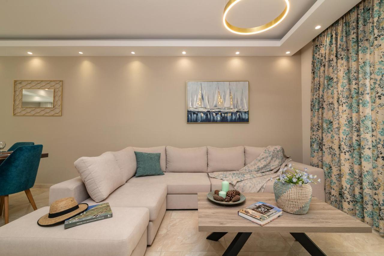 Emyria-two-floor With Roof Terrace *