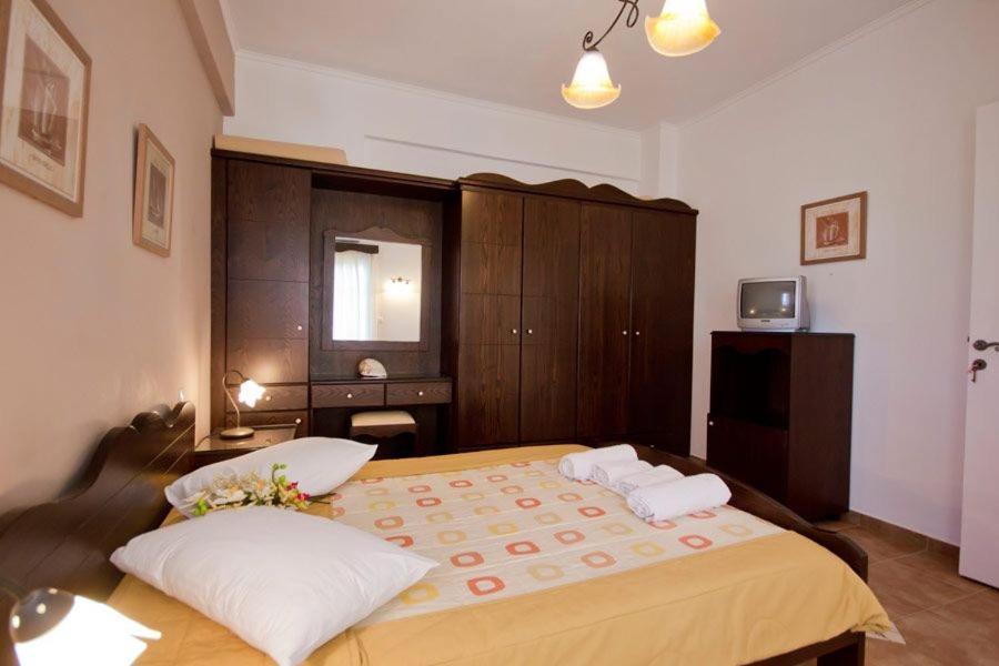 With View Apartment Adamantas (Milos)