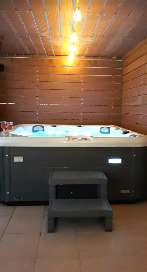 Athina Aparthotel *
