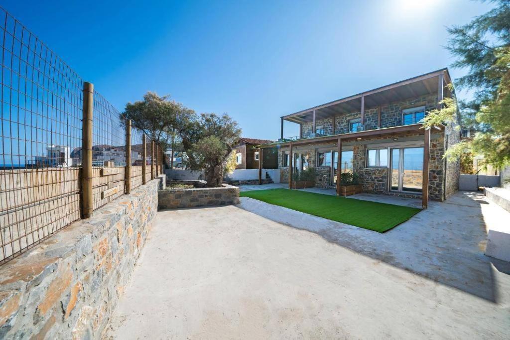 Terrazeus - Stone House Beachfront 2