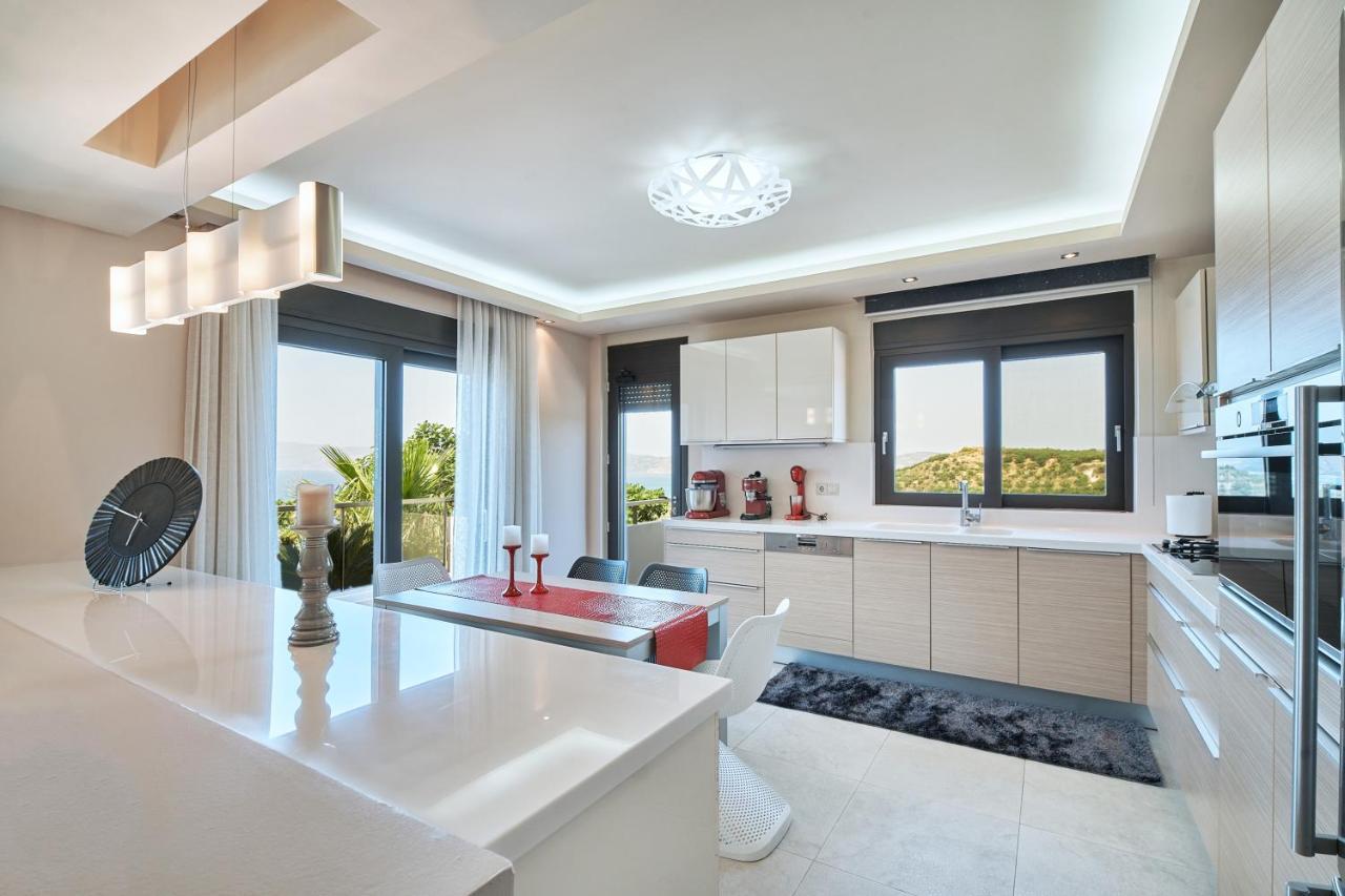 Luxury Argi Infinity Private Pool Villa