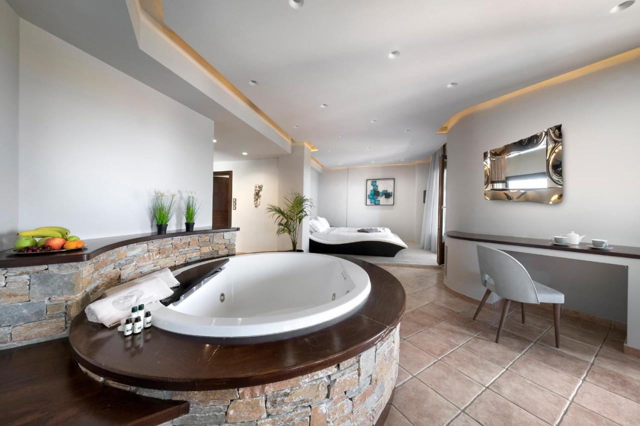 Iakovakis & Hotel 4*