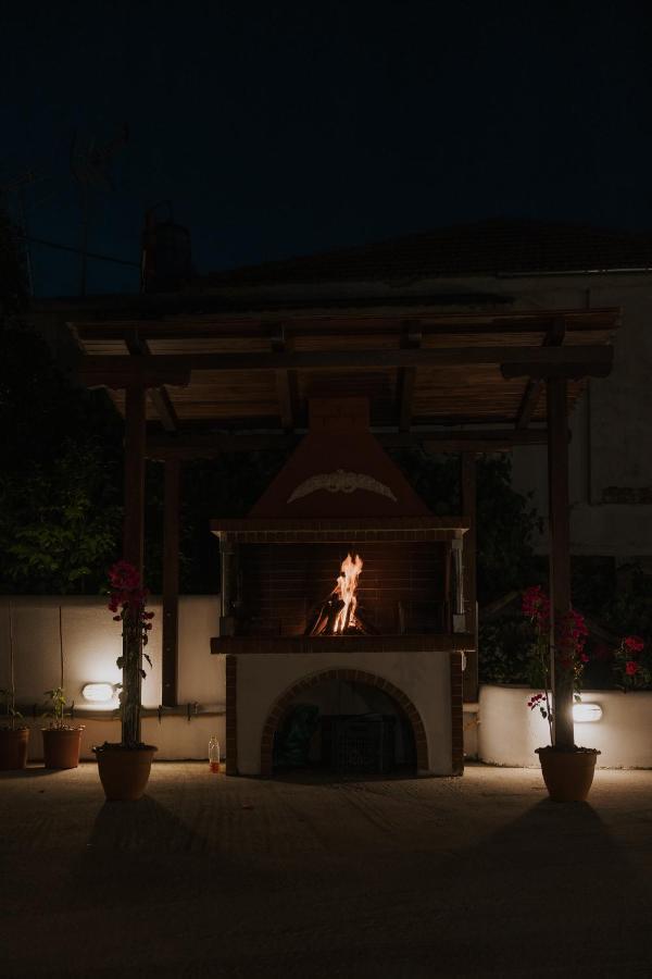 House Of Gardenia * Makrirrakhi