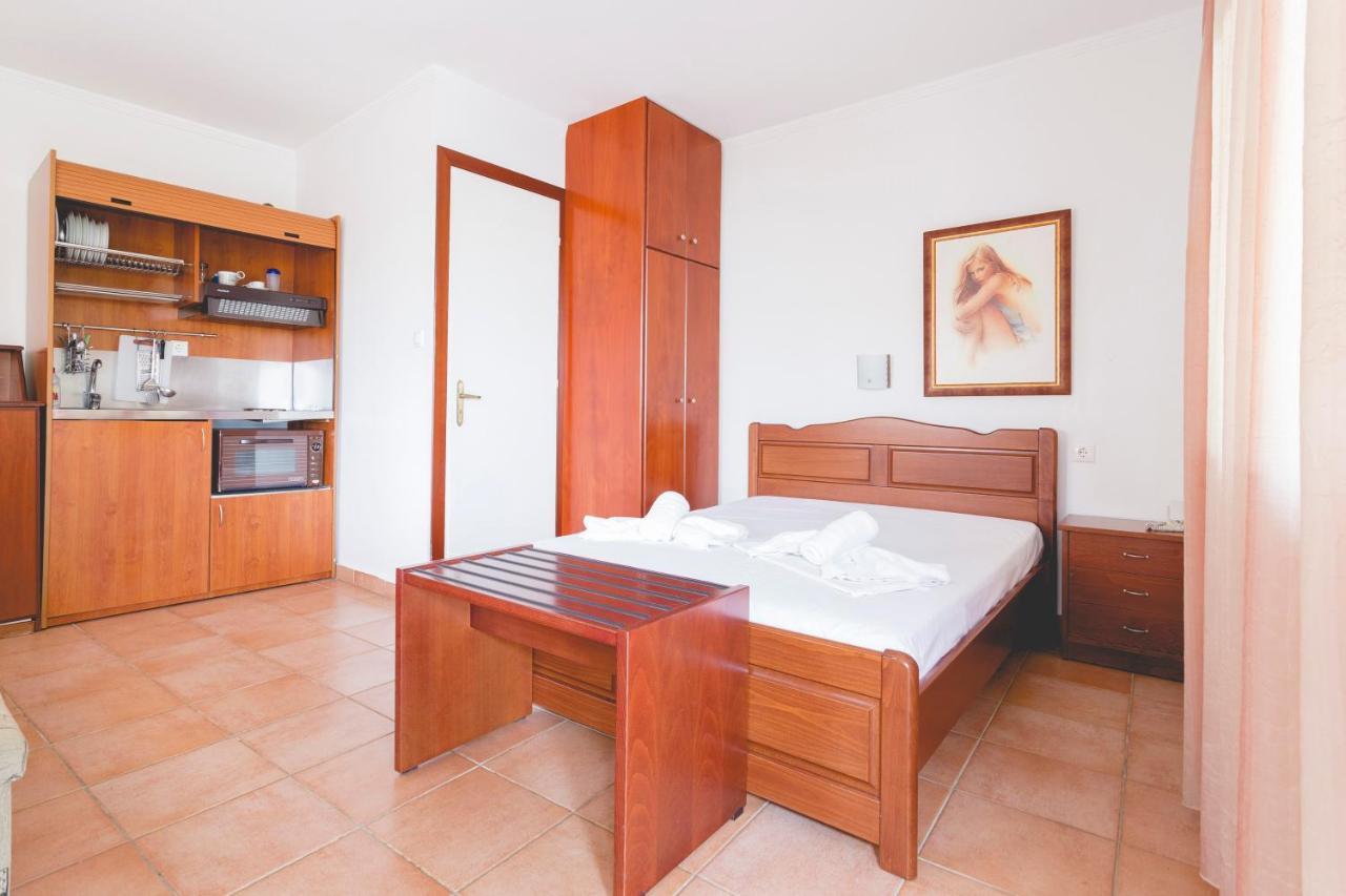 Apartment Yianna Nea Mesagkala
