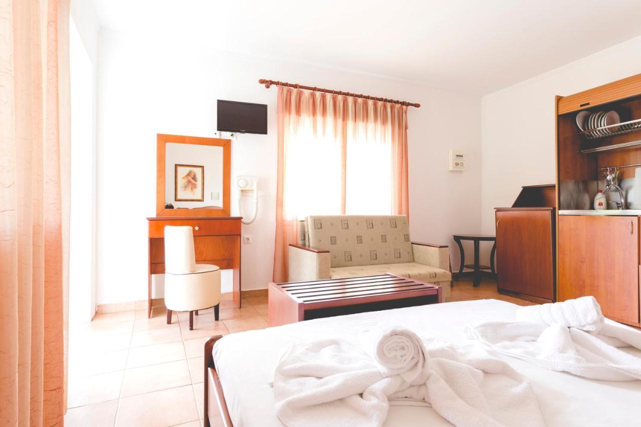 Yianna Apartment *