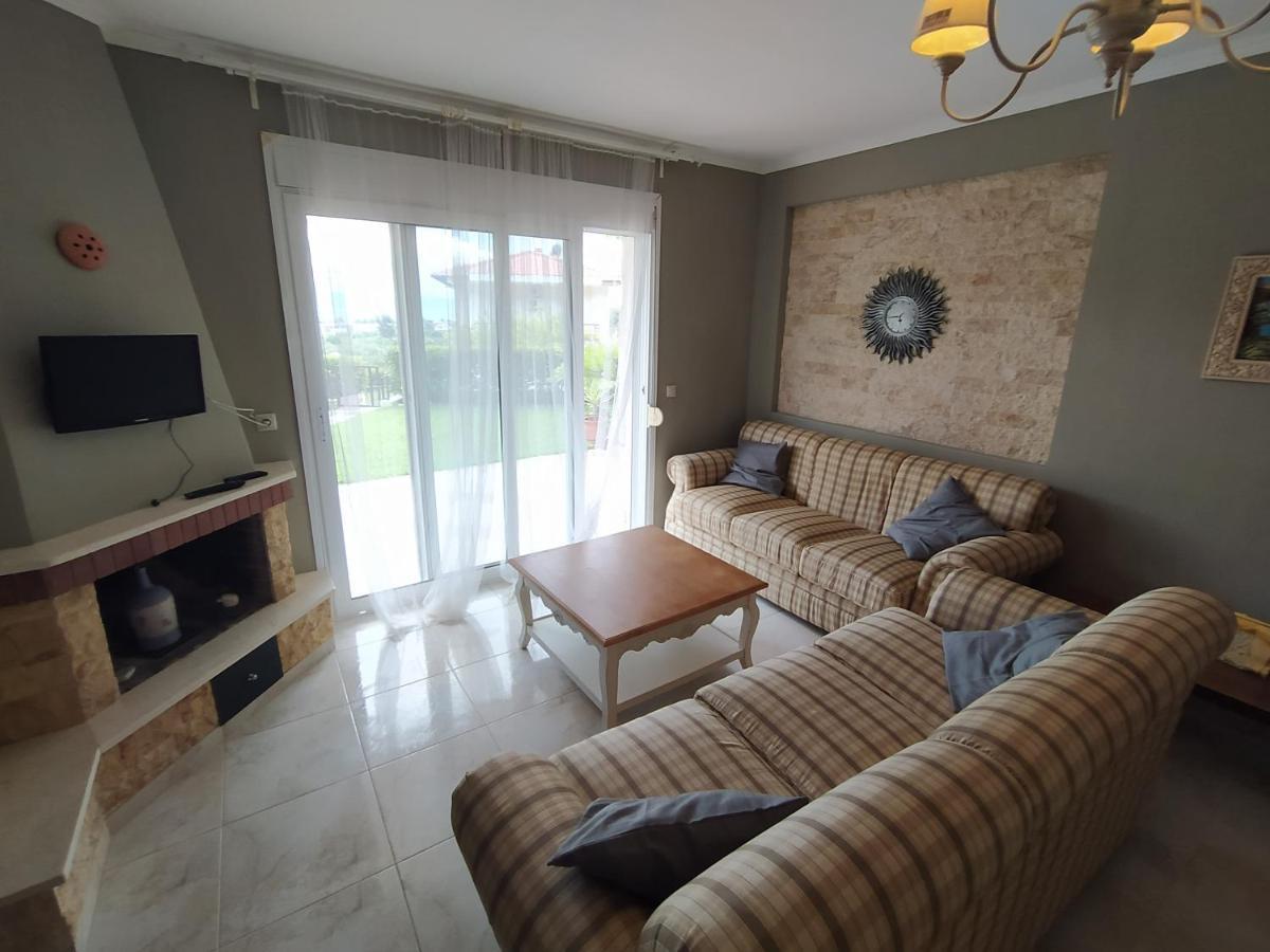 Detached House In A Quiet Place *
