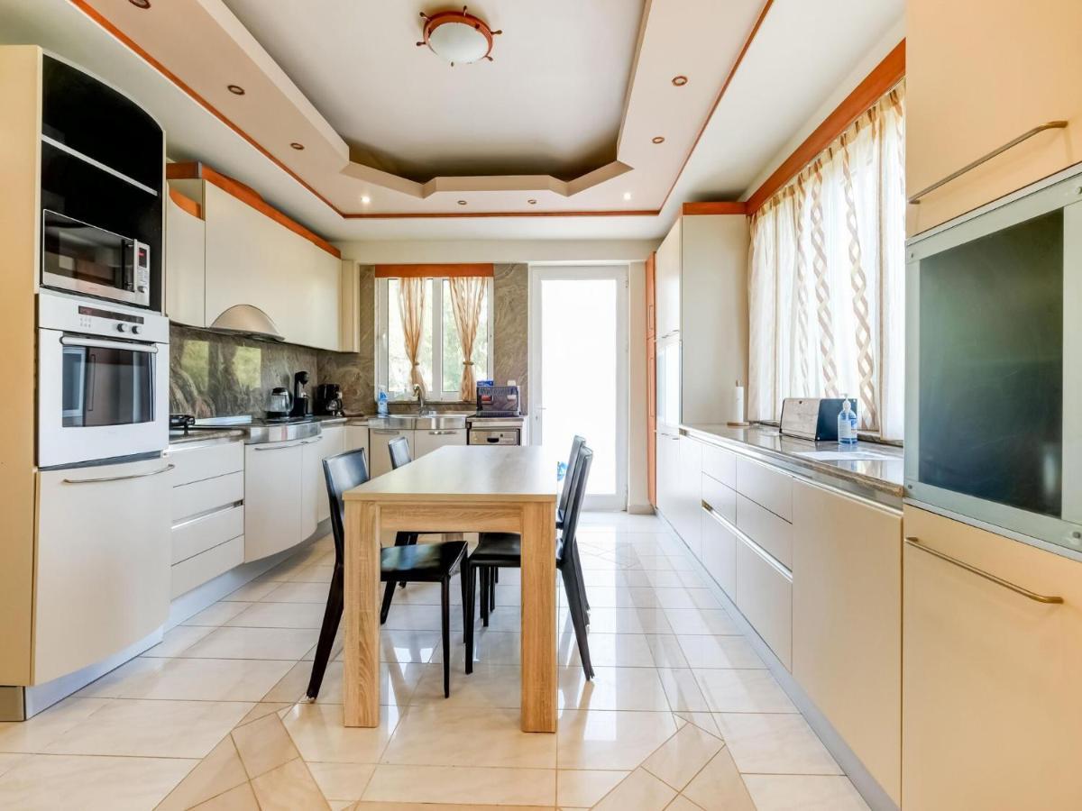 Beautiful With Private Pool Holiday home *