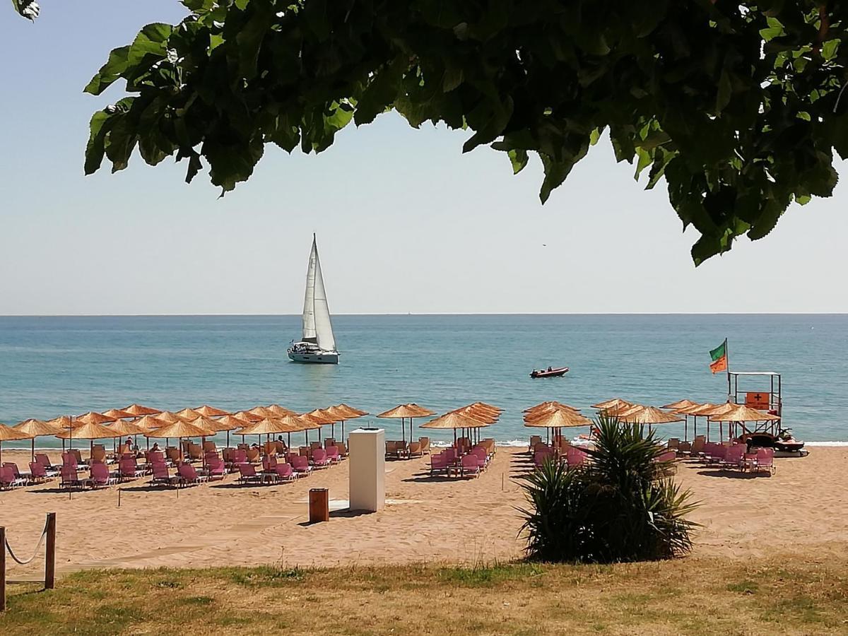 Magda * Paralia Vrachou