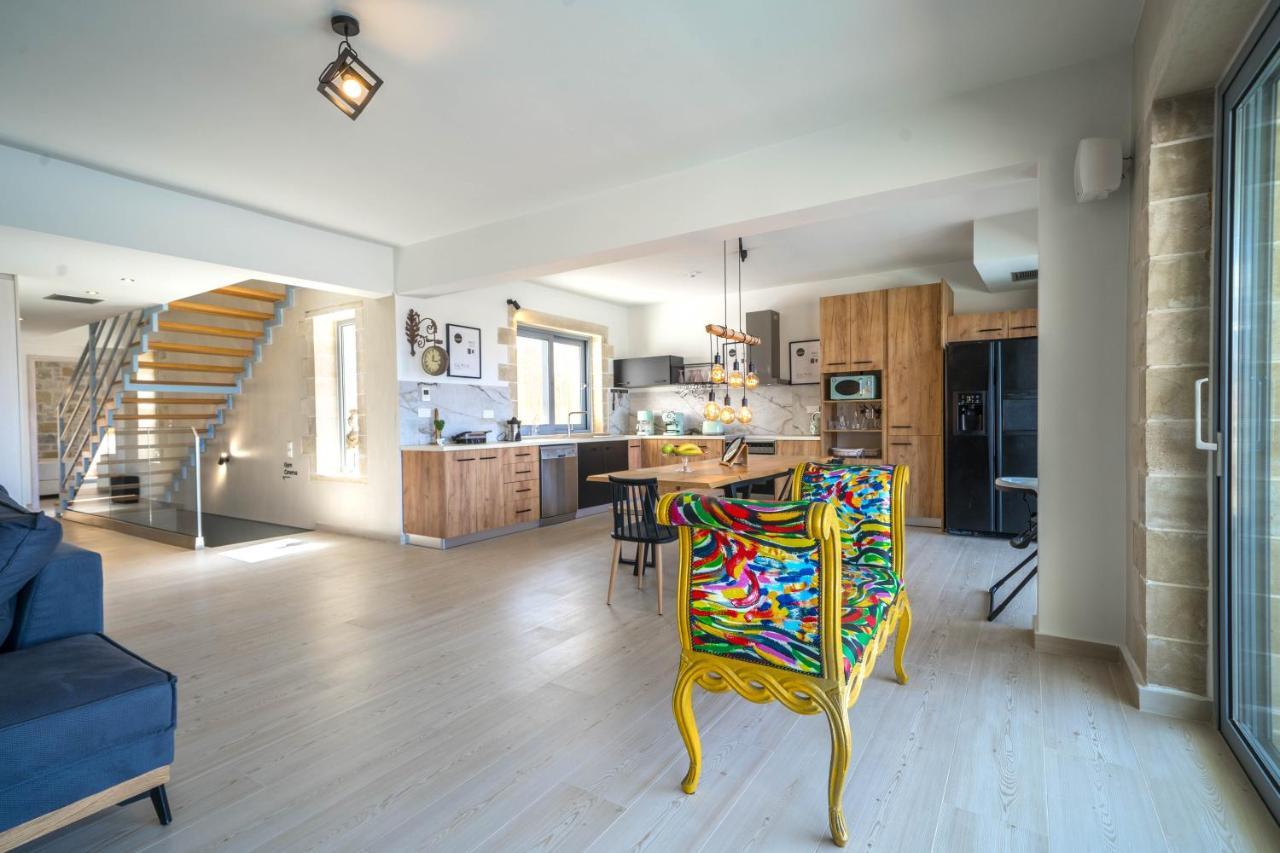 Aiolos Executive Apartment *
