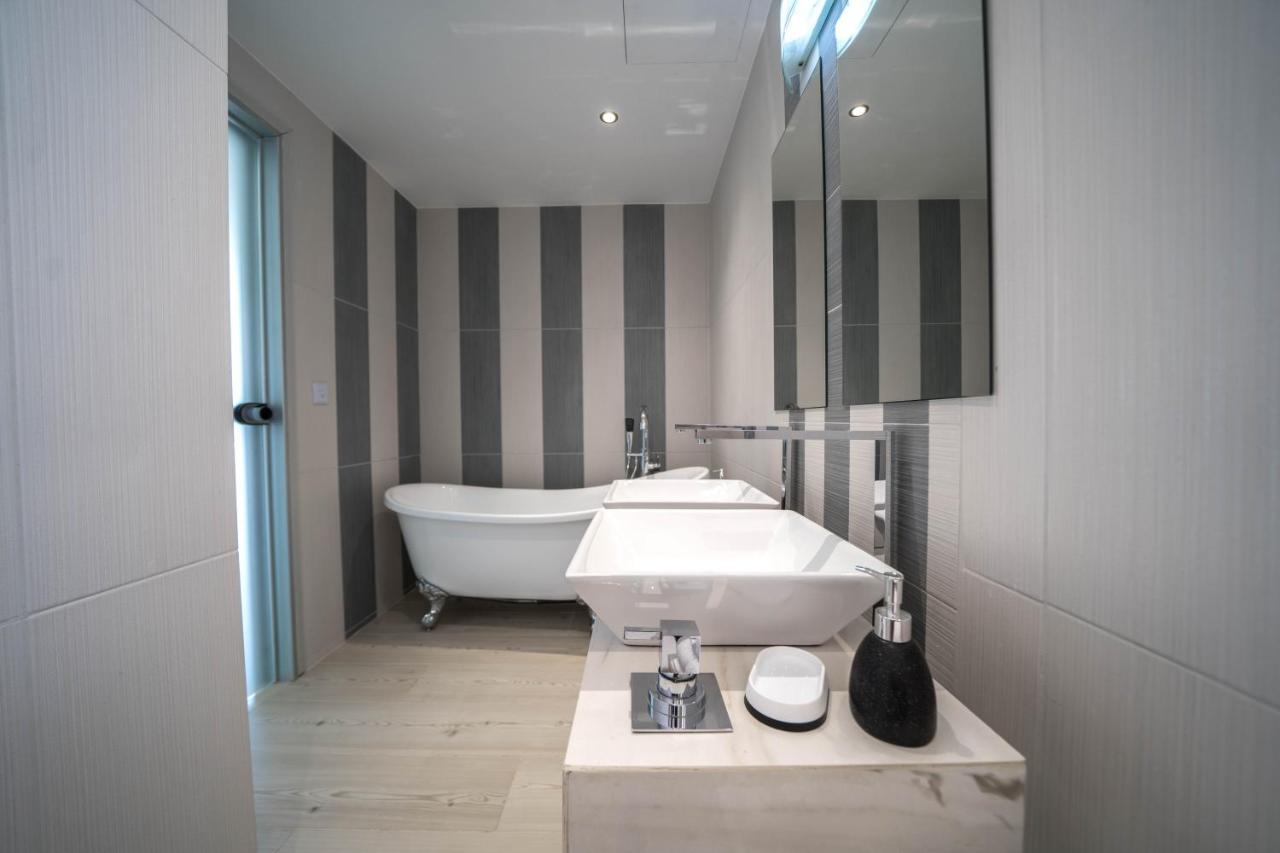 Aiolos Executive Apartment *