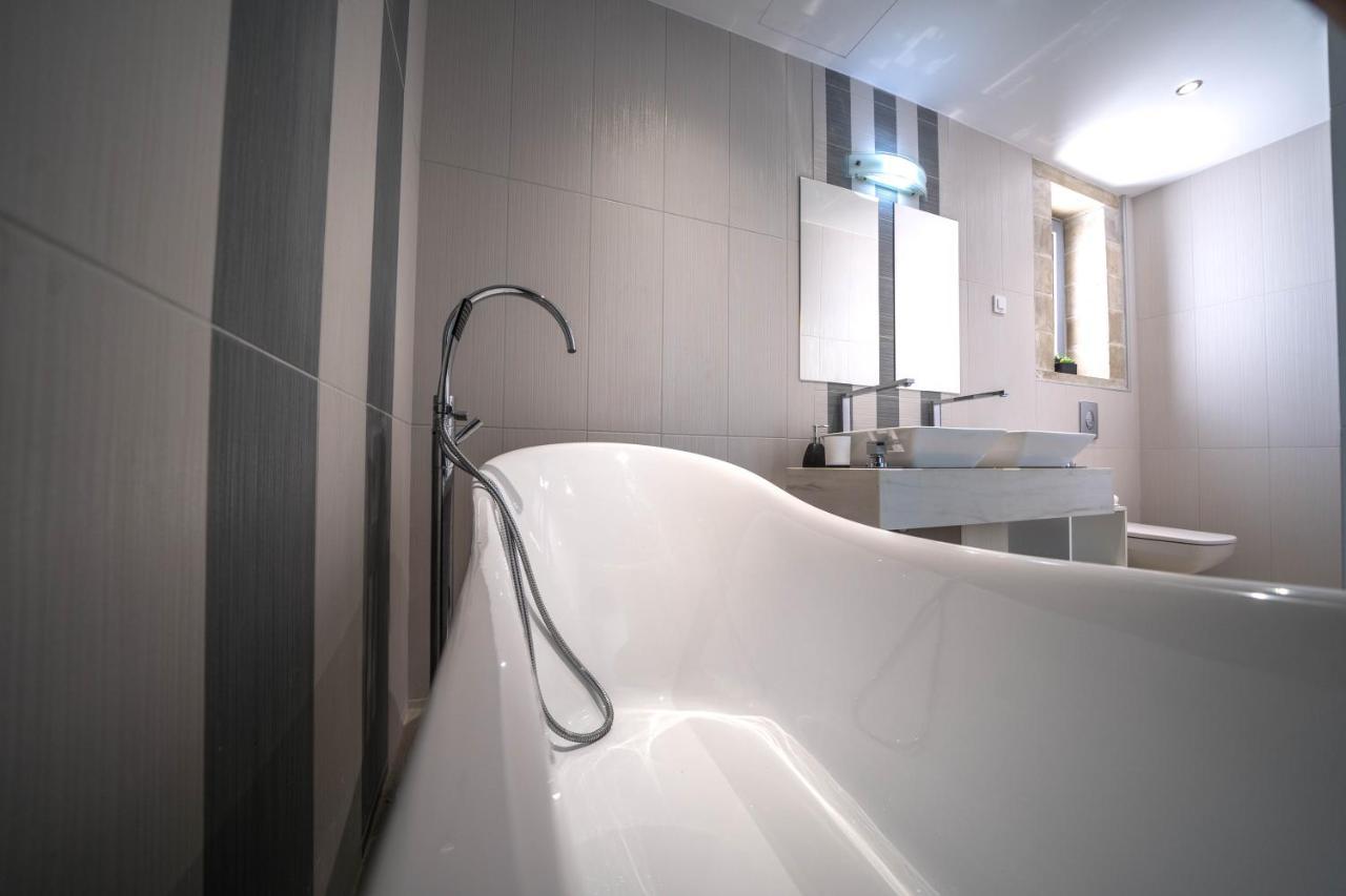 Aiolos Executive Apartment *