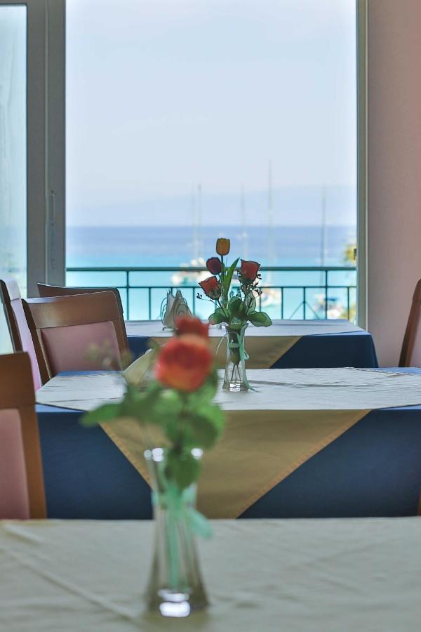 Hotel Amfitriti &