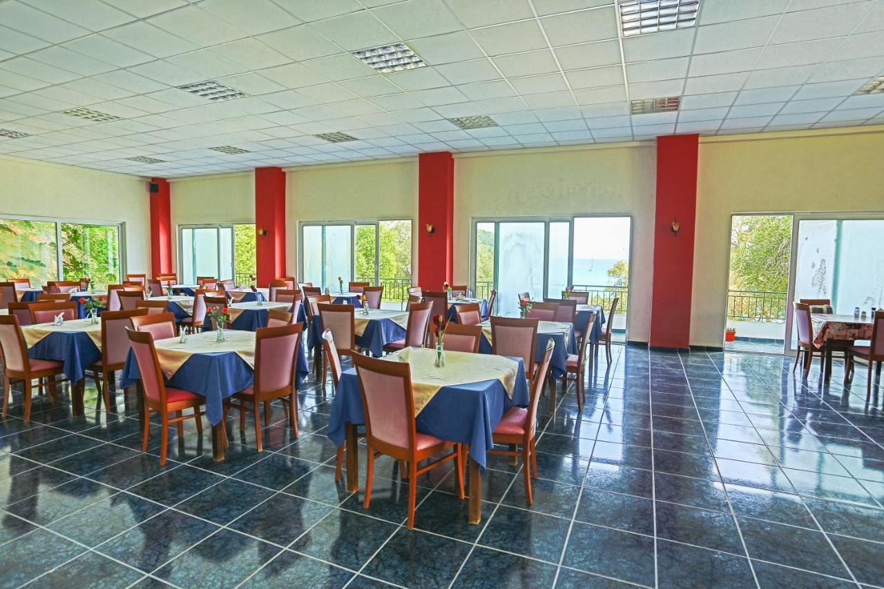 Amfitriti & Hotel Lakka (Paxos)
