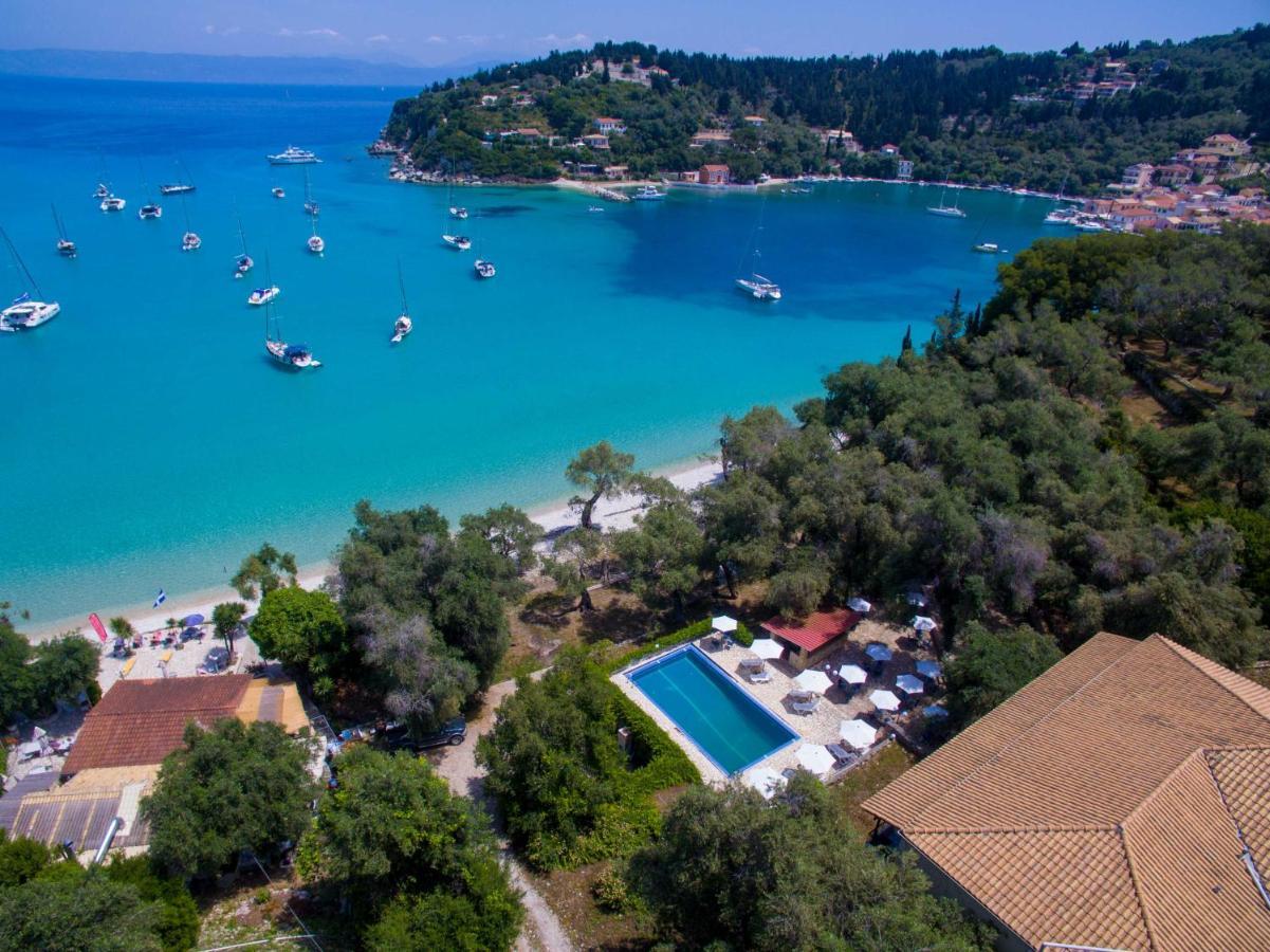 Amfitriti & Hotel 3*