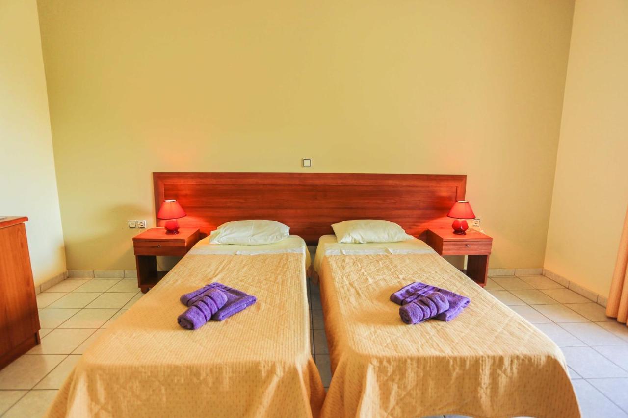 Amfitriti & Hotel Lakka (Paxos)