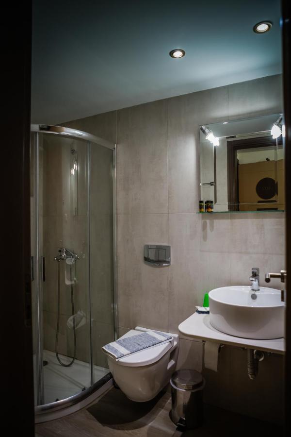 Theo Aparthotel 3*