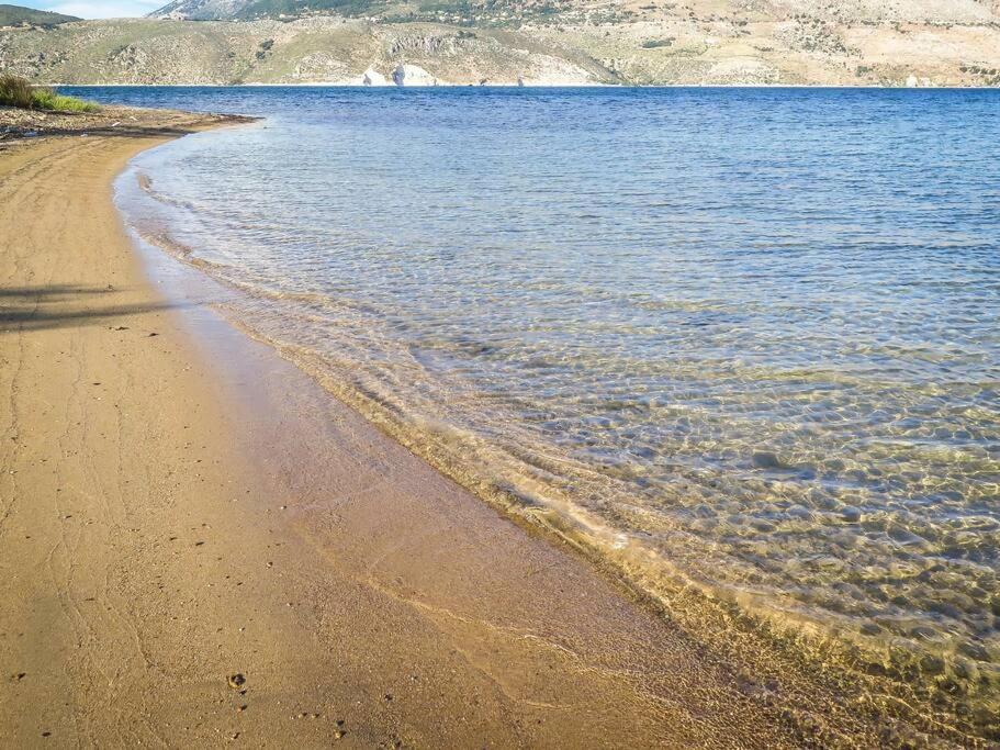 Rania: ευάερη με θέα τη θάλασσα Lixouri