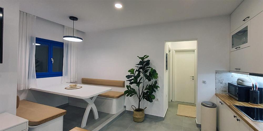Meraki Beachfront Holiday home *