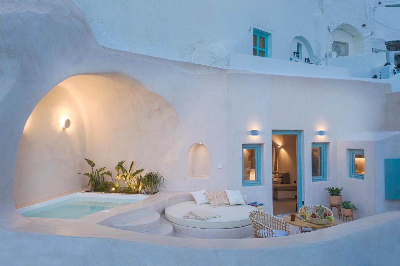 The Exotic Cave Oia (Santorini)