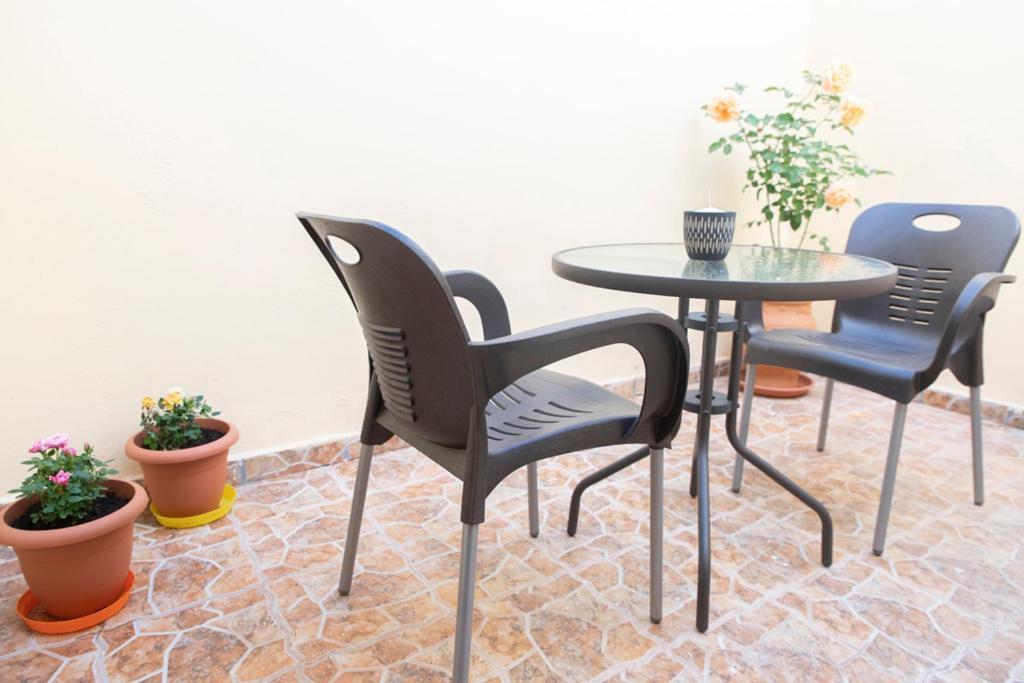 Timbaki'theodosia't Brothers Apartment