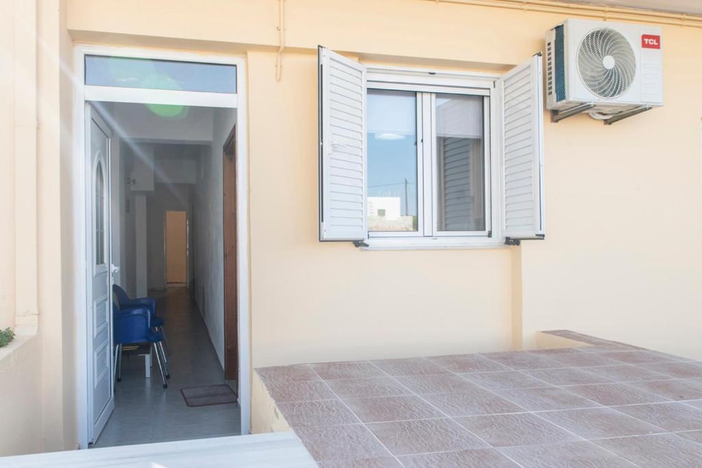 Timbaki'theodosia't Brothers Apartment