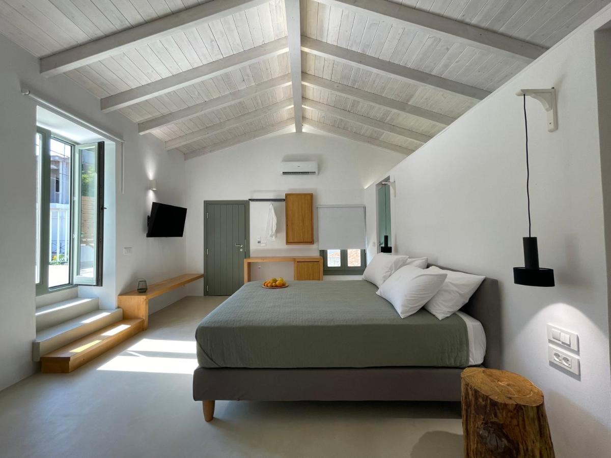 Lithos Retreat *