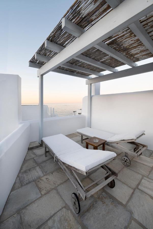 Almyra * Skyros
