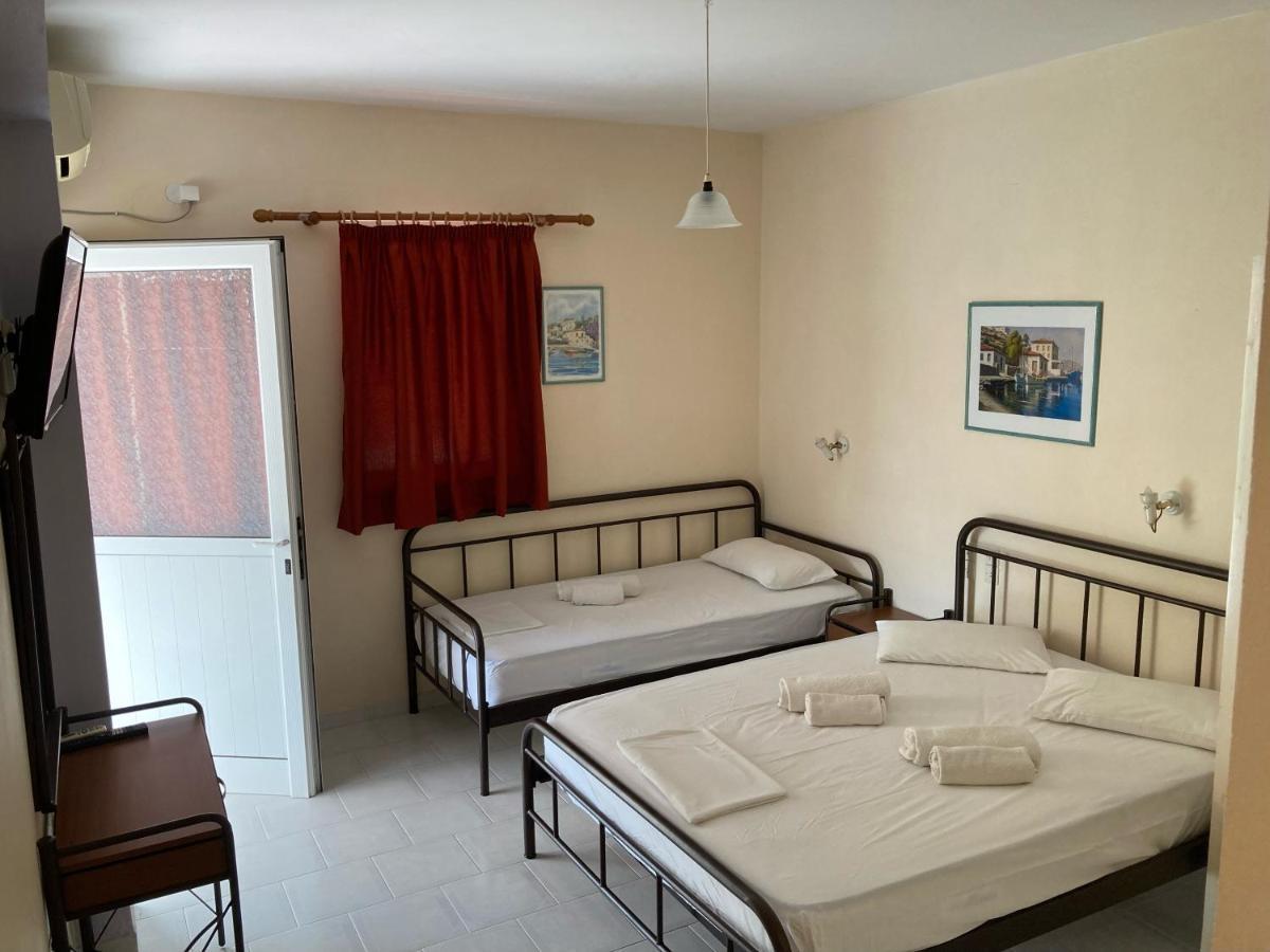 Polyxenis Aparthotel 3*