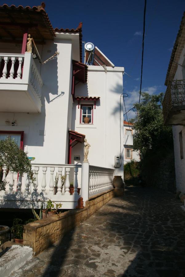 Ueber Den Daechern Von Apartment Koroni (Messinia)
