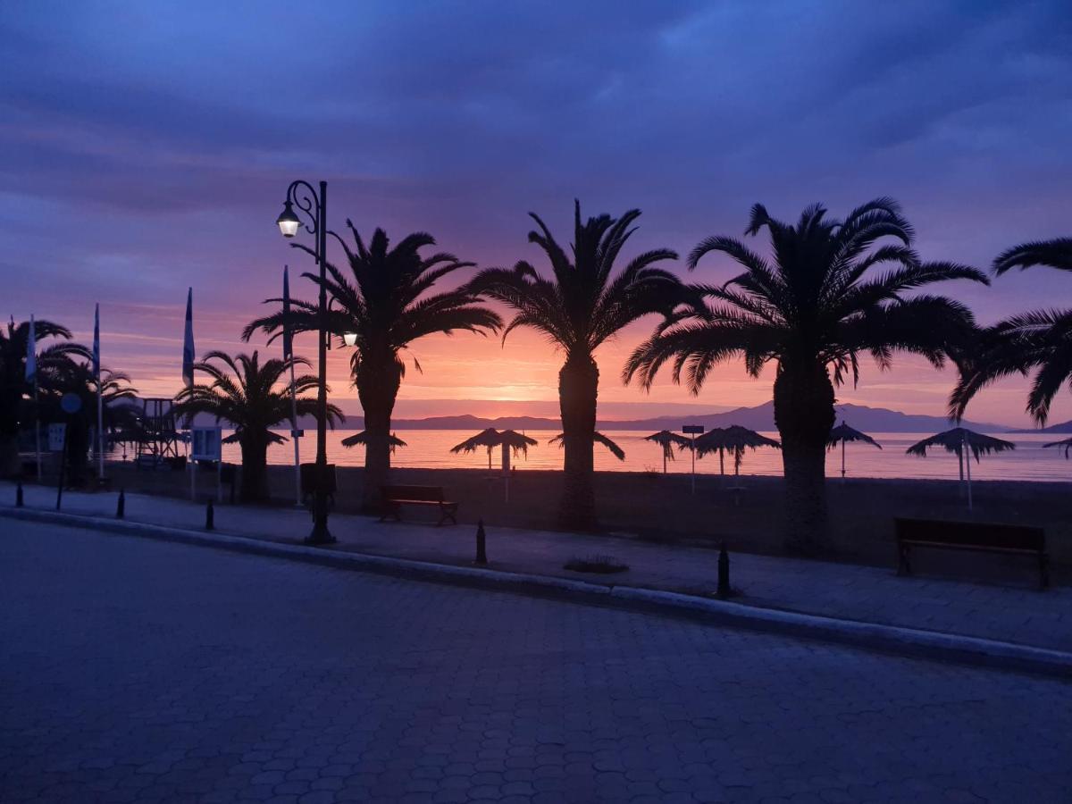 Luxury Seaside Apartment, 3 Bedrooms Holiday home
