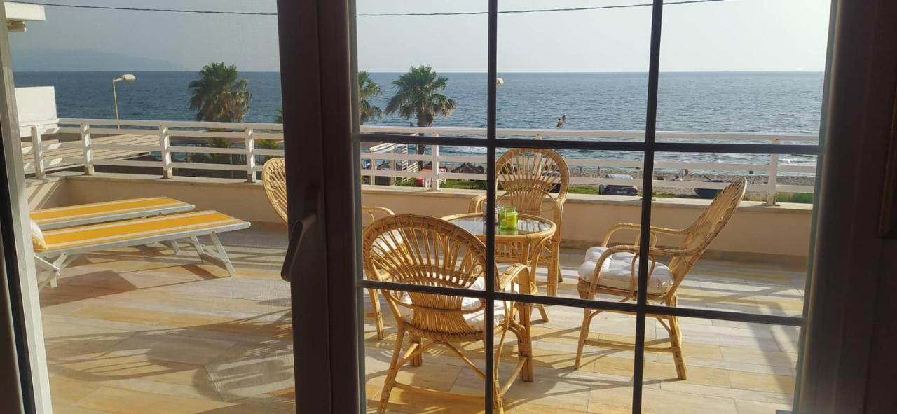 Apartment In Front Of The Sea Nea Thesi