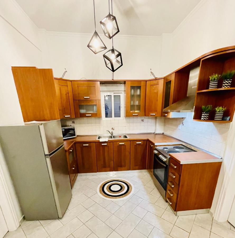 Chryssa's Deluxe Apartment *