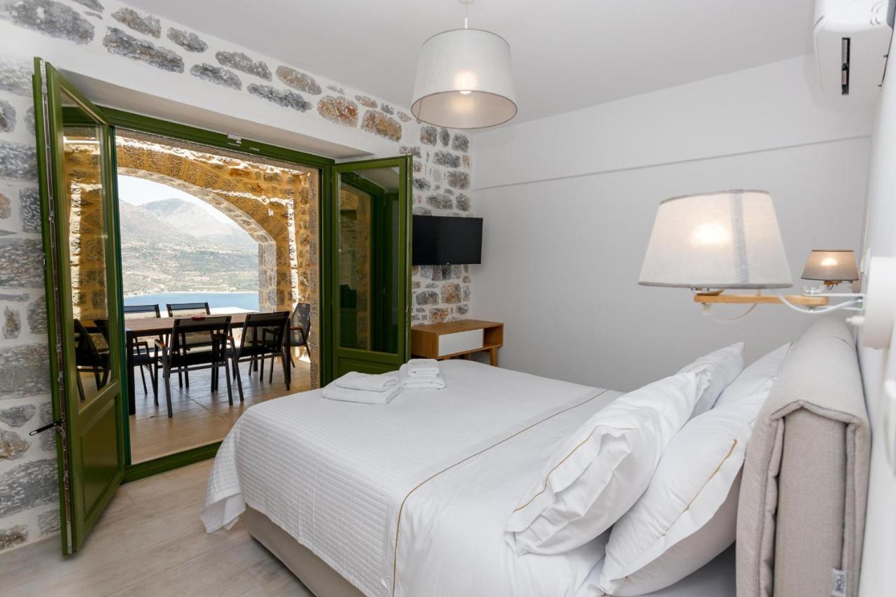 Ermis-apea Holiday home *