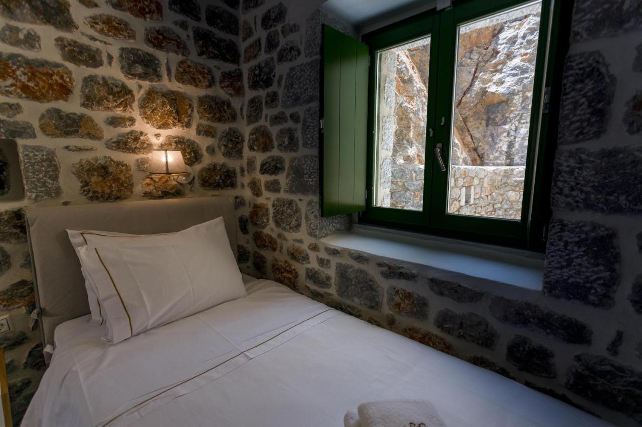 Ermis-apea Holiday home Limeni