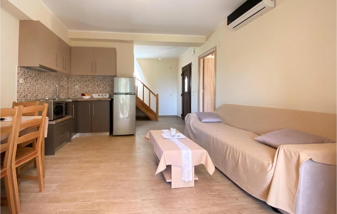 Beautiful In With Kitchen Apartment *