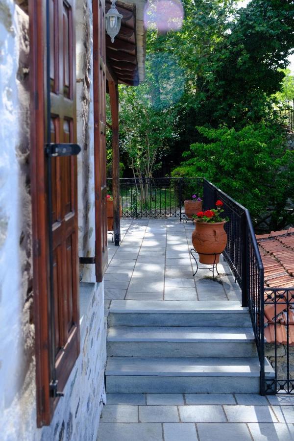παραδοσιακό αρχοντικό βυζίτσας: πηλιορείτικη φιλοξενία *
